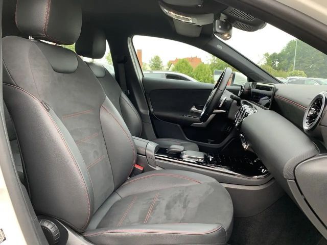 Mercedes-Benz A 200 AMG Line