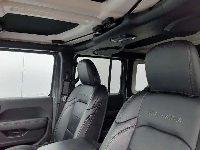 Jeep Wrangler Sahara