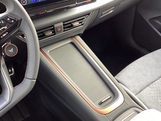 Cupra Born Born  KLIMA KEYLESS SHZ NAVI LED 360°