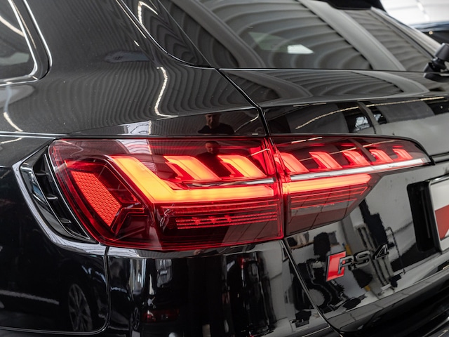 Audi RS4 Avant Quattro