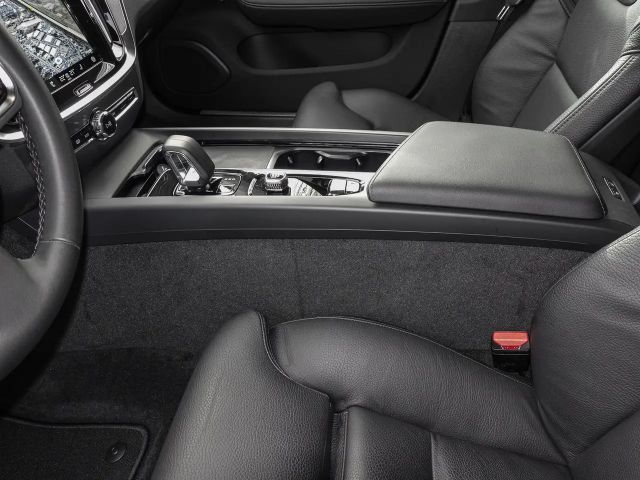 Volvo V60 Cross Country AWD Plus