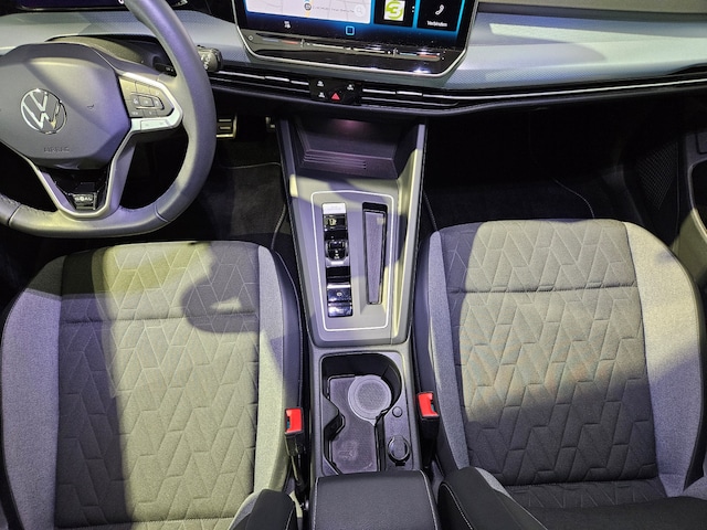 Volkswagen Golf 1.5 eTSI DSG Variant