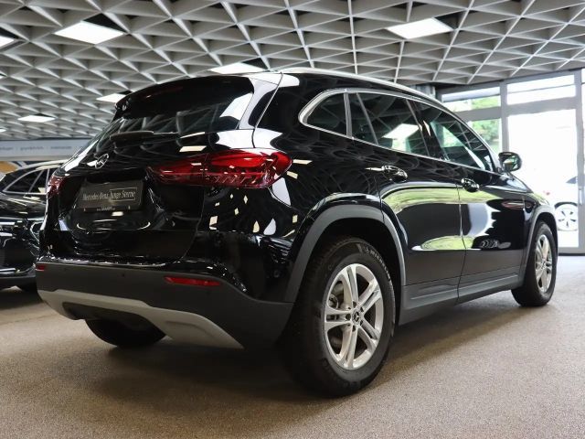 Mercedes-Benz GLA 180 GLA 180 d