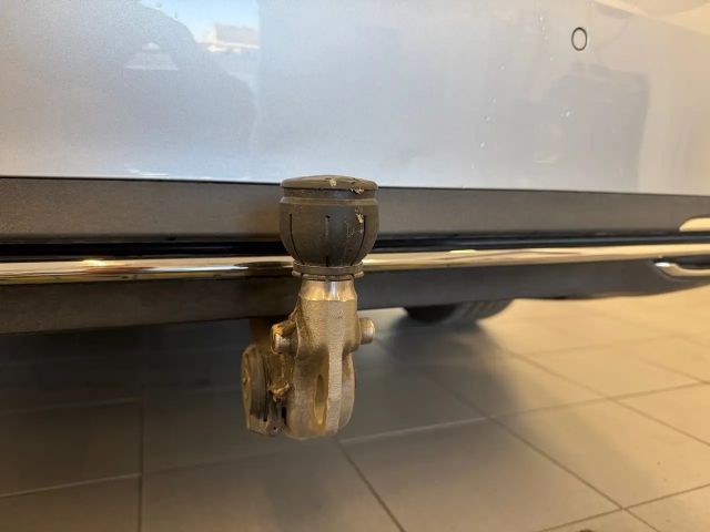 Mercedes-Benz E 220 E 220 d Sedan