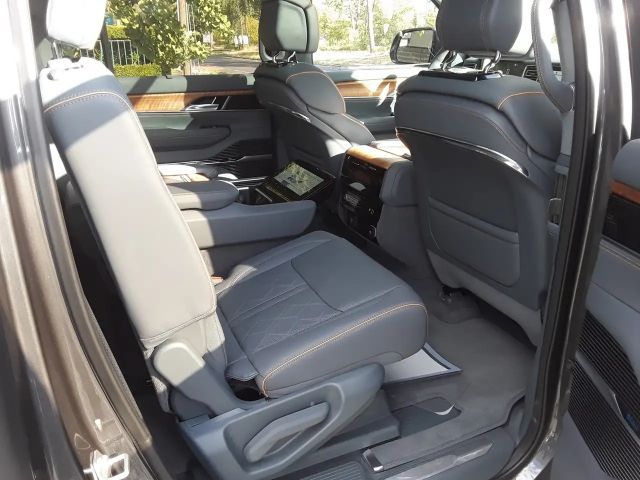 Jeep Wagoneer Series III