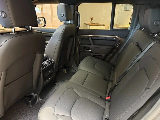 Land Rover Defender 110 AWD D250 Dynamic SE