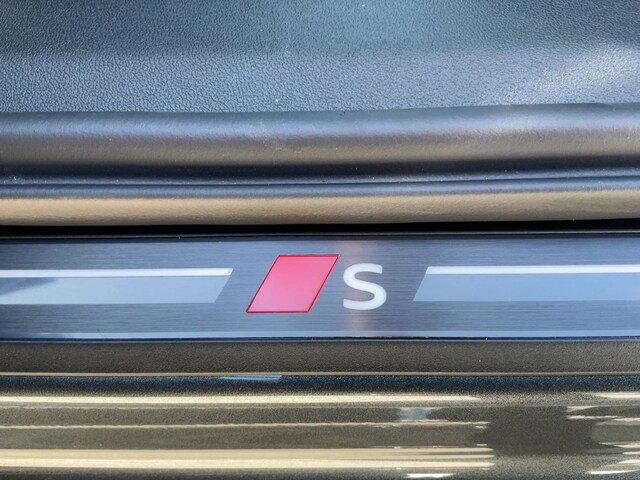 Audi A6 Avant Quattro S-Tronic