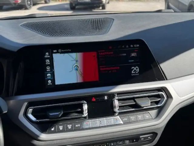 BMW 320 320e Advantage pakket