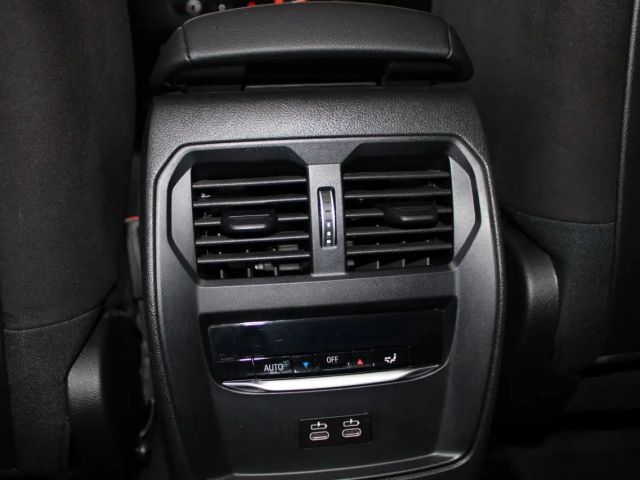 BMW 318 318i M-Sport Sedan