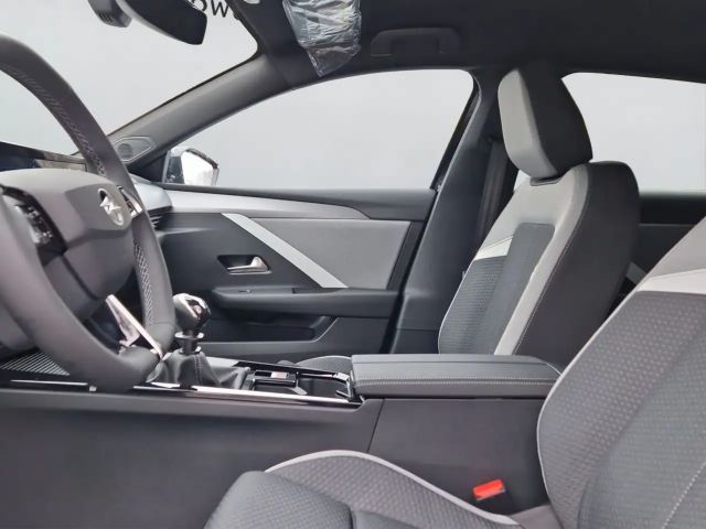 Opel Astra 1.2 Turbo Edition