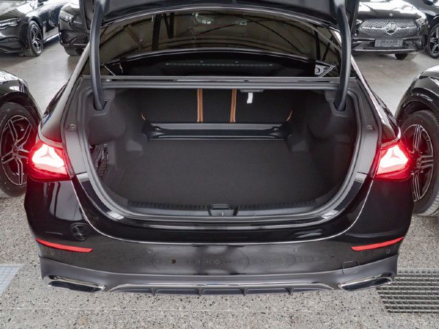 Mercedes-Benz E 200 Sedan