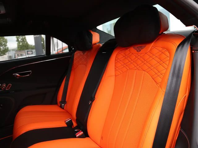 Bentley Flying Spur Hybrid V8