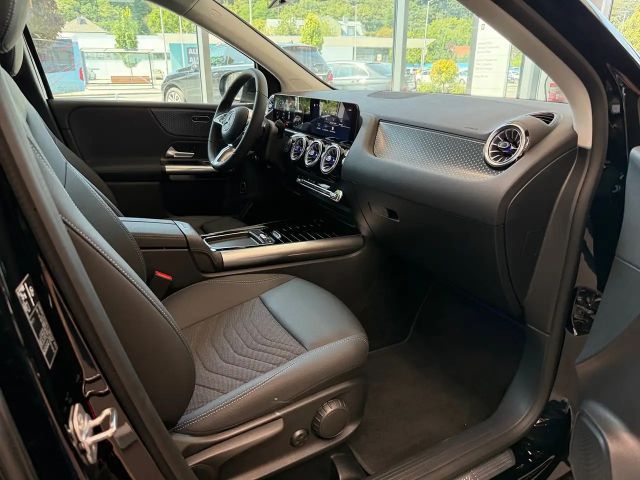 Mercedes-Benz B 180 Sedan