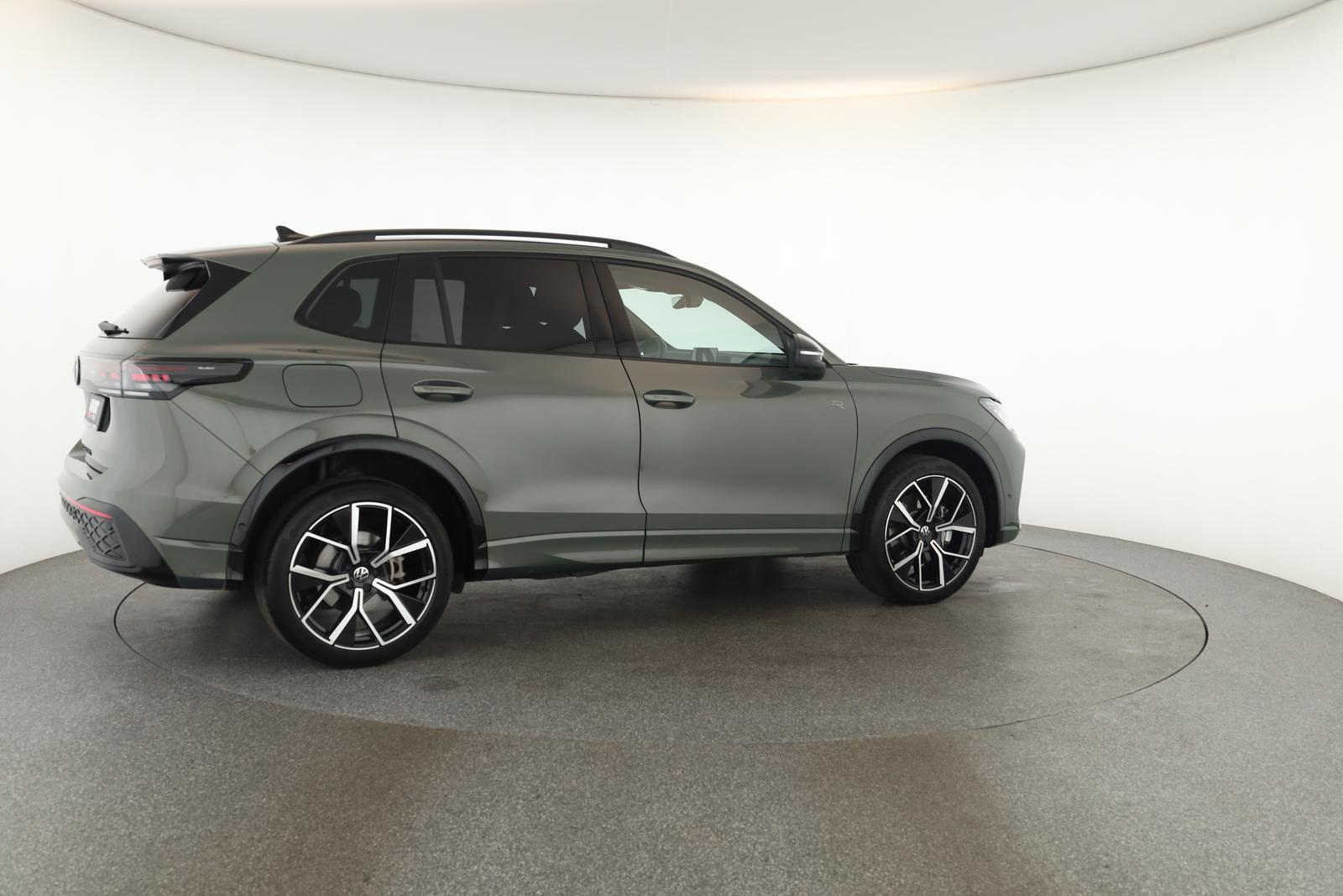 Volkswagen Tiguan 2.0 TSI DSG IQ.Drive R-Line