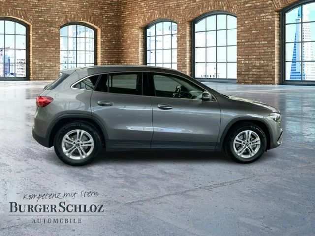 Mercedes-Benz GLA 180 Leder el.Heck KAM PDC SpurH Navi AUT