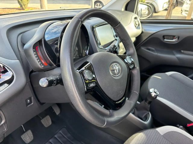 Toyota Aygo Hatchback Play X-play