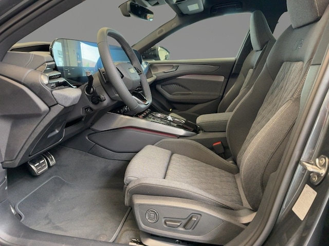 Audi A6 Avant Quattro S-Tronic