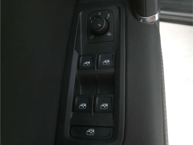 Volkswagen Touran 1.5 TSI DSG R-Line