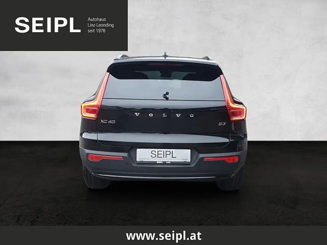 Volvo XC40 Dark Plus