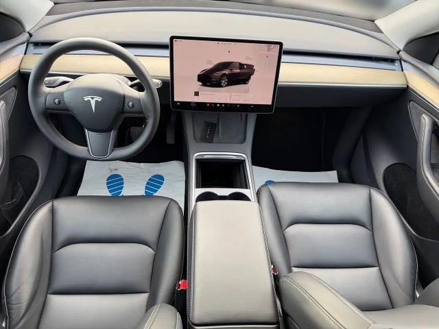 Tesla Model Y Dual Motor RWD