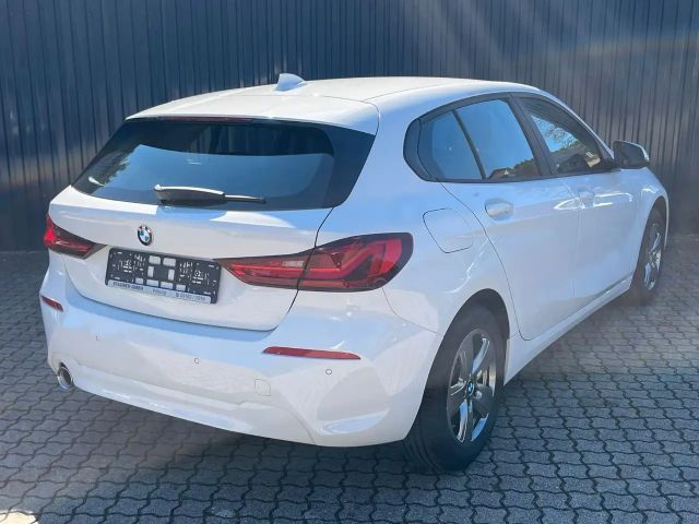 BMW 118 118i 5-deurs Sedan