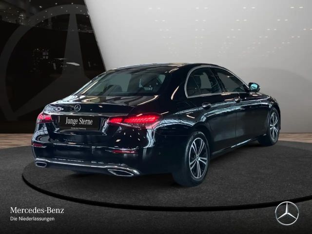 Mercedes-Benz E 220 AVANTGARDE E 220 d Sedan