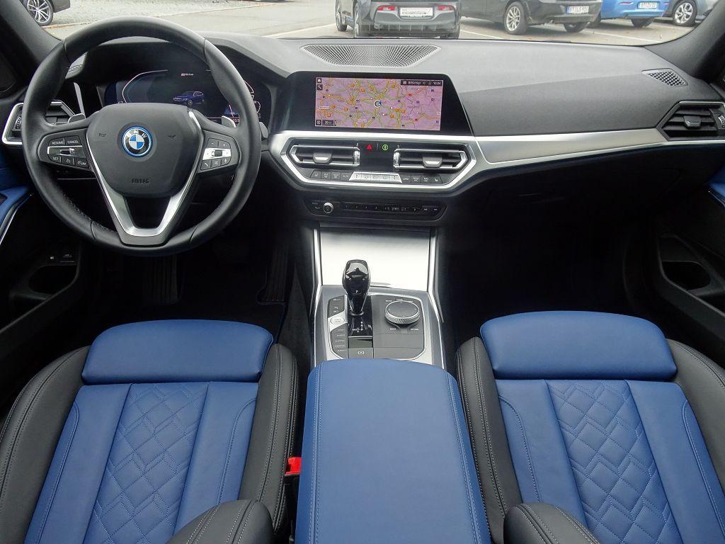 BMW 330 330e Touring