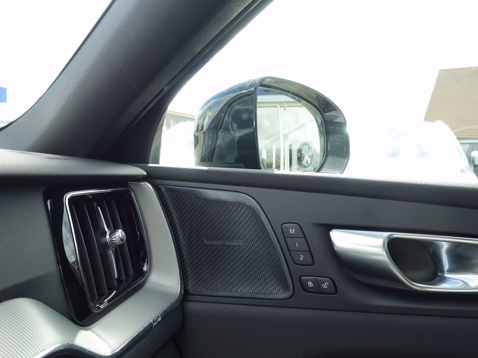 Volvo XC60 AWD Dark Plus T8