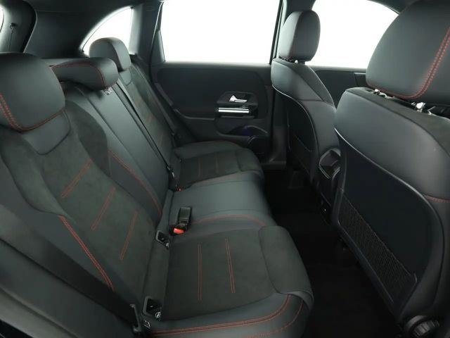 Mercedes-Benz B 220 AMG Line B 220 d