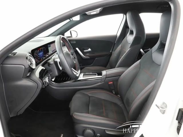 Mercedes-Benz A 220 A 220 d AMG Line