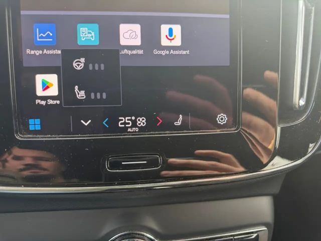 Volvo XC40 AWD Plus Recharge Twin Engine