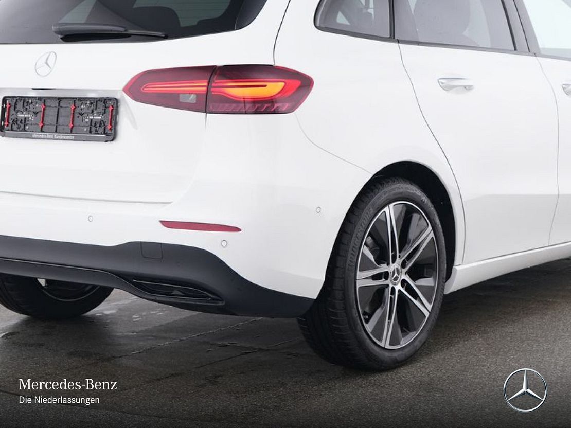 Mercedes-Benz B 180 Sedan