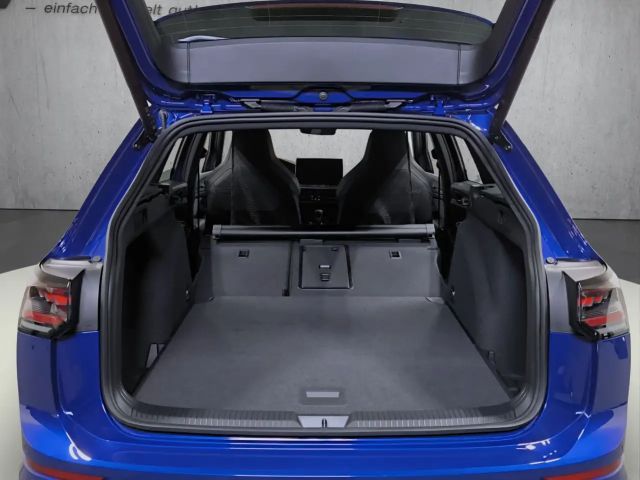 Volkswagen Golf 1.5 TSI R-Line Variant