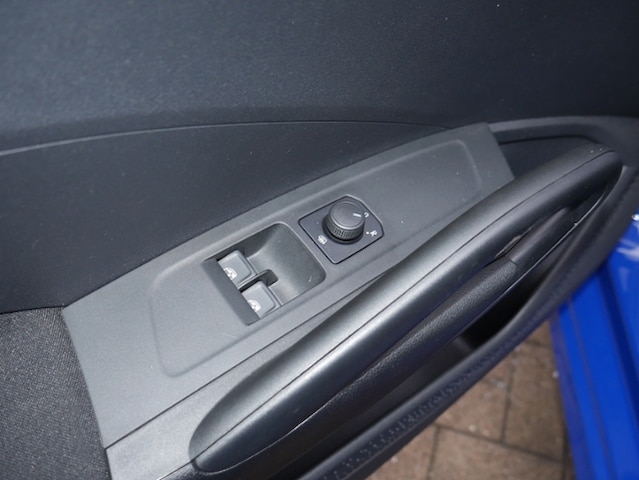 Skoda Fabia 1.0 MPI LED PDC KLIMAANLAGE ELEKTR. FENSTERHEBER