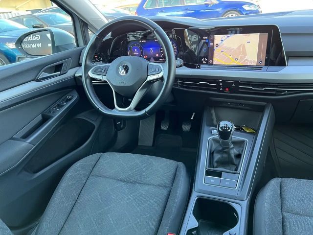 Volkswagen Golf Life Variant