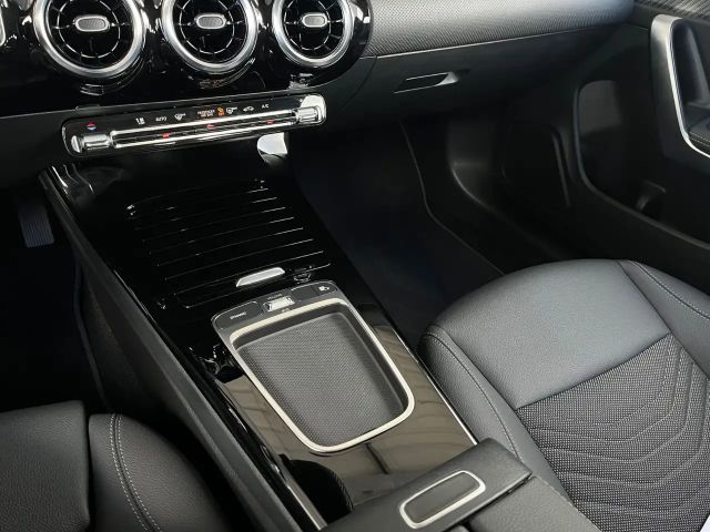 Mercedes-Benz CLA 180 Coupé Progressive