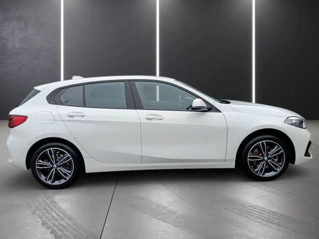 BMW 118 118i Sedan Sport Line