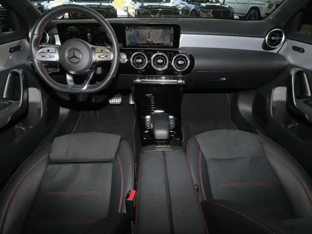 Mercedes-Benz A 180 AMG Line