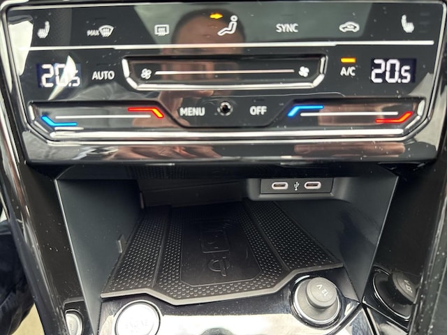 Volkswagen T-Roc IQ.Drive R-Line Style