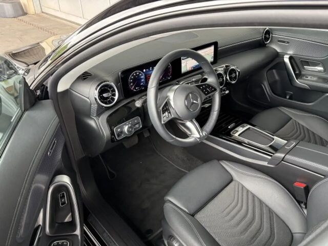 Mercedes-Benz CLA 180 Coupé Progressive