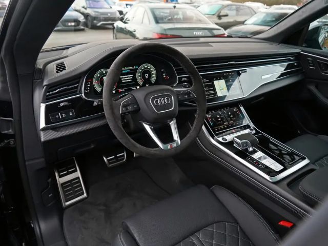 Audi Q8 S-Line