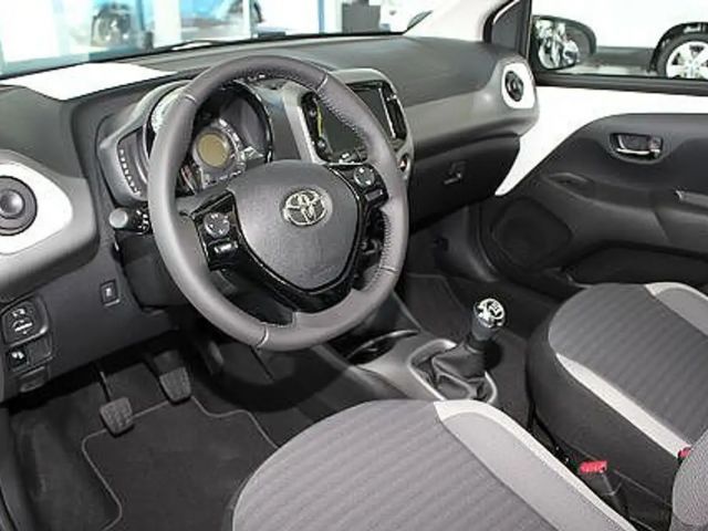 Toyota Aygo Hatchback X-sky