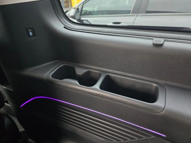 Hyundai Staria Signature