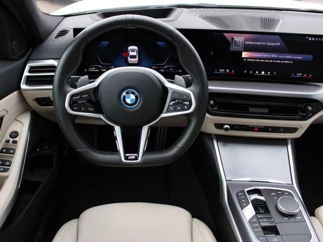 BMW 330 330e M-Sport Sedan xDrive