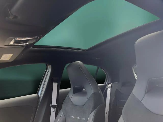 Mercedes-Benz A 180 AMG Line