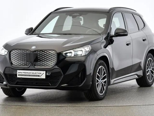 BMW iX1 xDrive30
