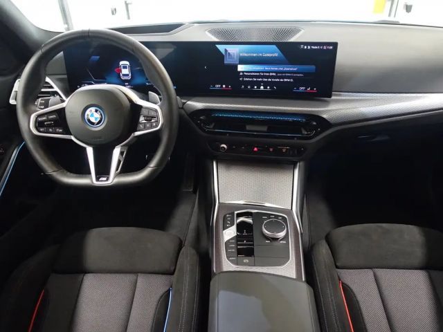 BMW 330 330e M-Sport xDrive