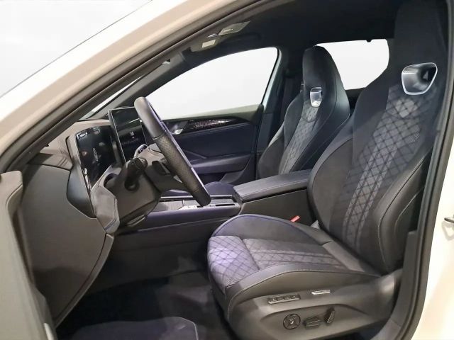 Volkswagen Passat 4Motion DSG R-Line