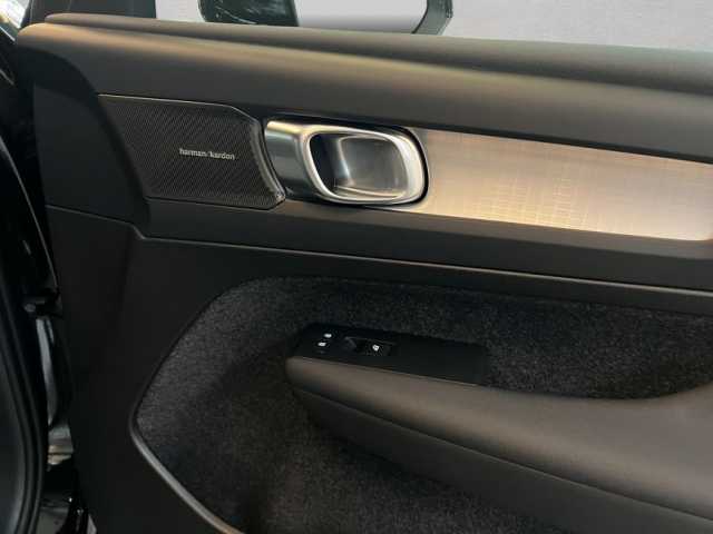 Volvo XC40 Black Edition