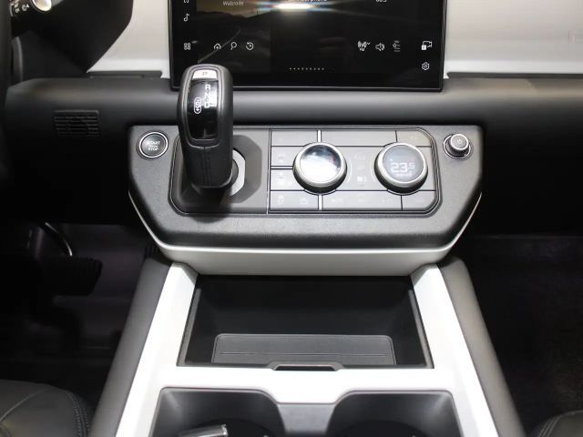 Land Rover Defender D300 Dynamic HSE